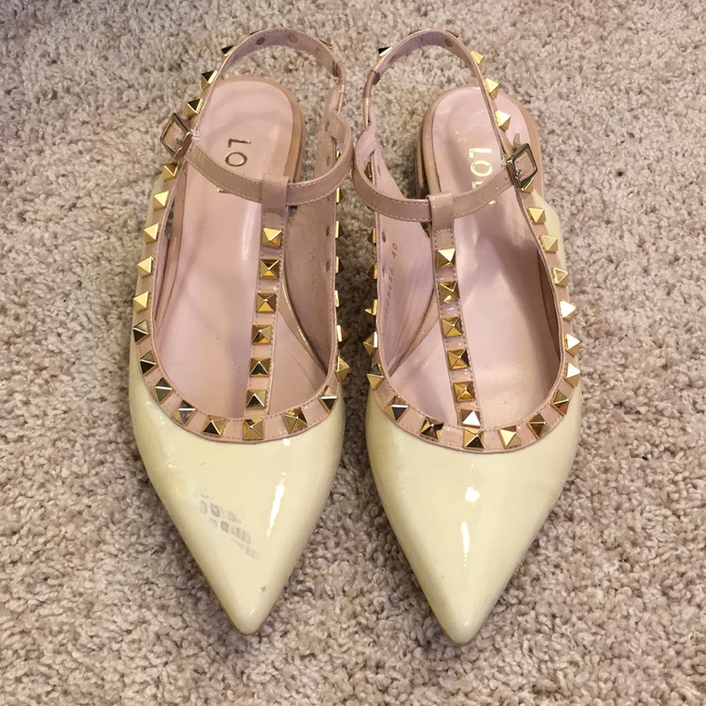 Pointed Rockstud Flat Heels